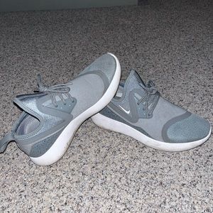 Nike Lunarcharge Shoes